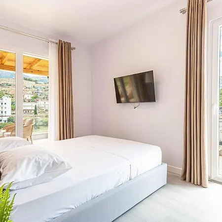 Ama's 2br Ap 6 Parking, Balcony & Kitchen Apartment Himare