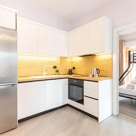 Ama's 2br Ap 6 Parking, Balcony & Kitchen Himare