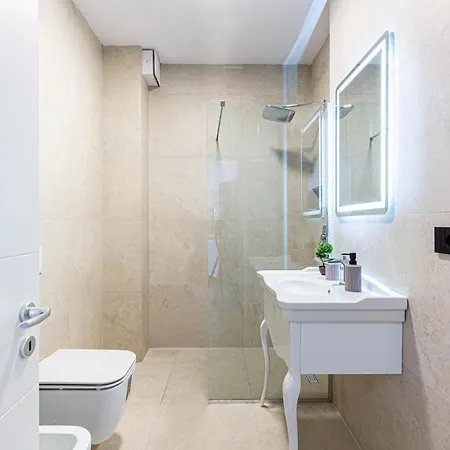 Apartment Ama's 2br Ap 6 Parking, Balcony & Kitchen Himare